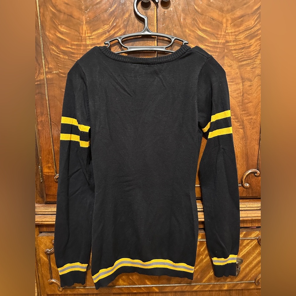 Harry Potter Hufflepuff Cardigan with Yellow Stripes and Crest - Picture 2 of 4